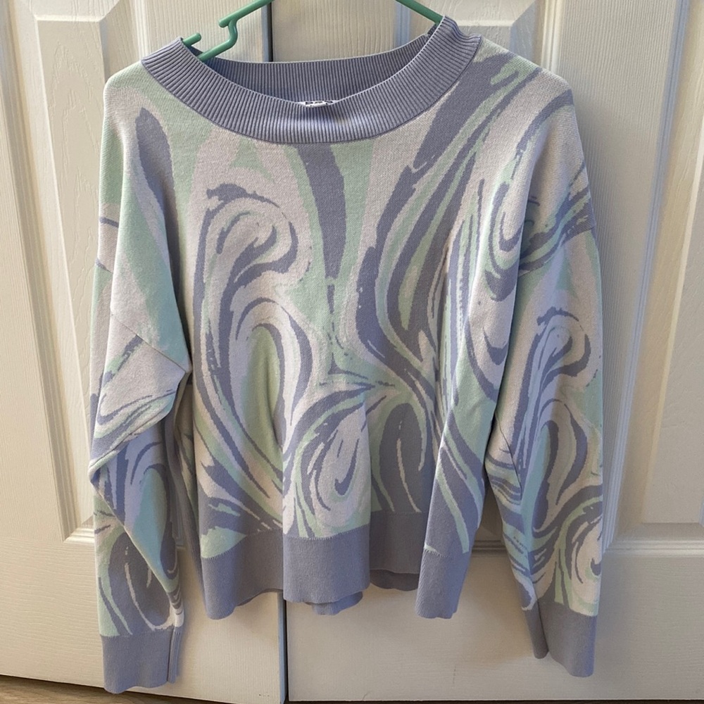 525 America sweater